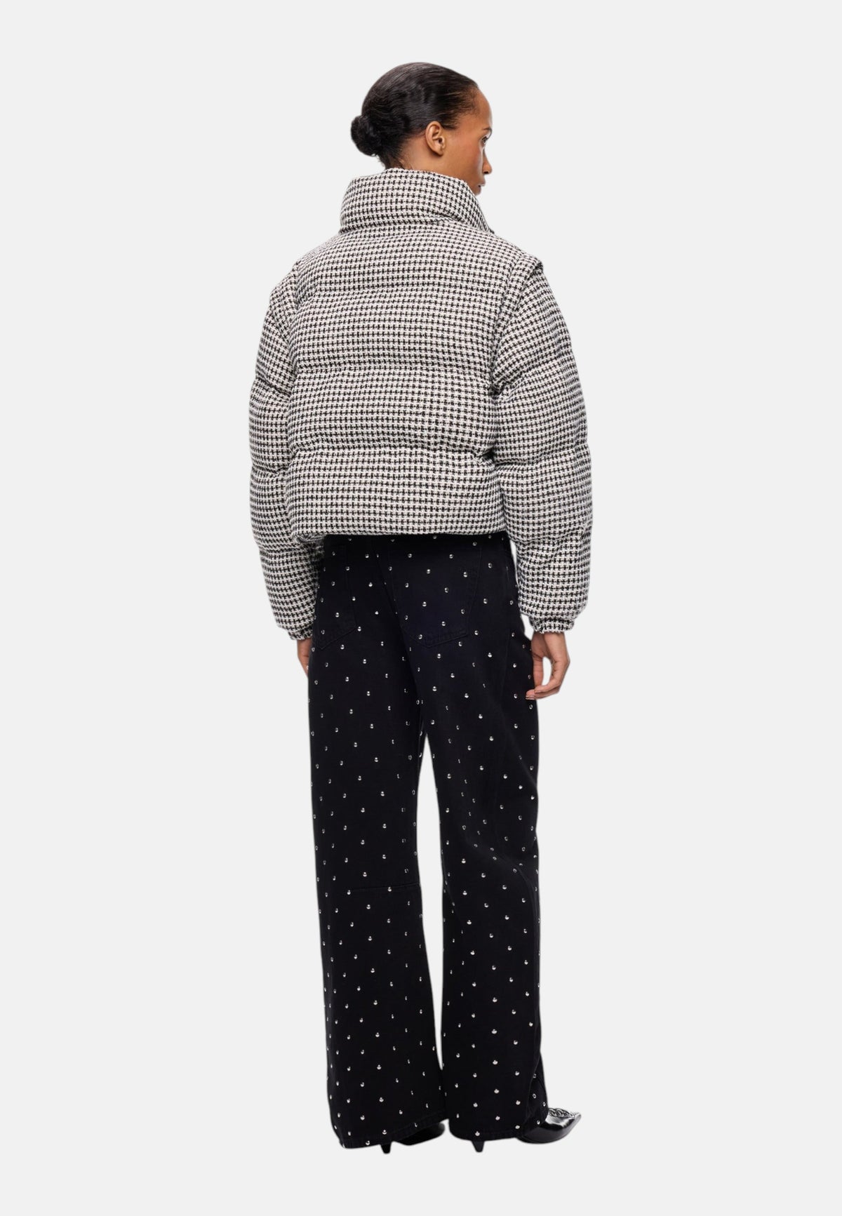 Piumino Corto Donna Pinko Tweed a quadri, maniche staccabili con zip, trasformabile in gilet, collo alto, tasche laterali con zip, polsini elasticizzati, imbottitura sintetica, coulisse al fondo Daboecia 107185A3G5