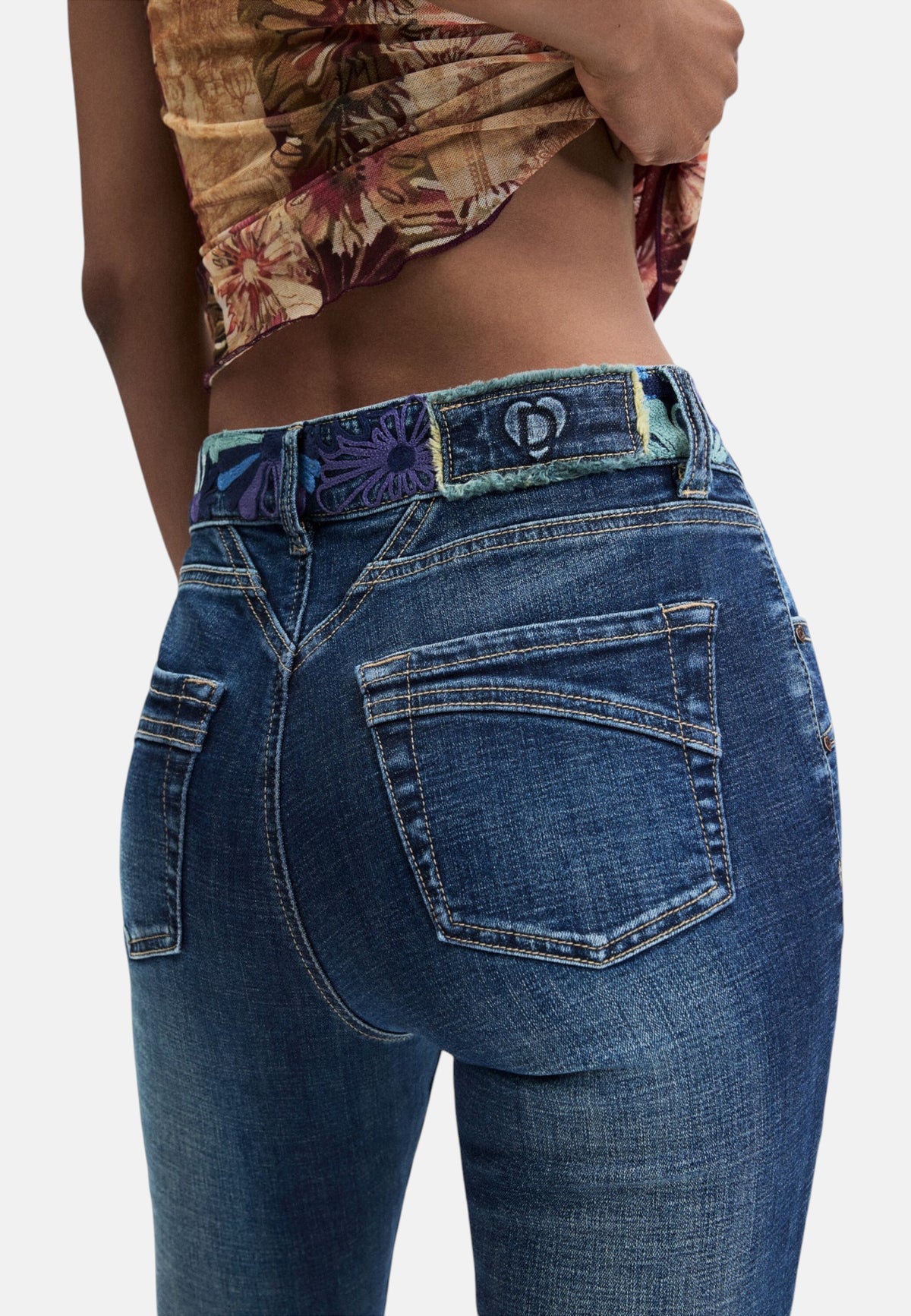 Jeans  Donna Desigual  Denim Hipbelt 26WWDD21
