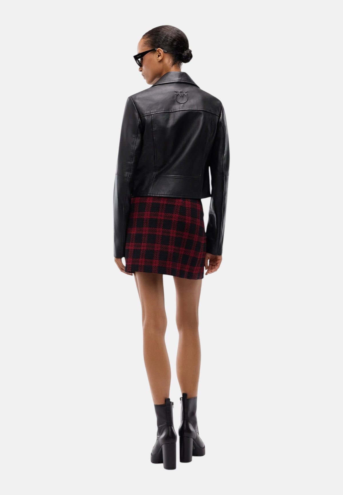 Giacca In Pelle Donna Pinko Pelle nappa, linea biker, chiusura con zip laterale, collo con revers, tasche anteriori con zip, capo foderato New Sensibile 106247A3EB