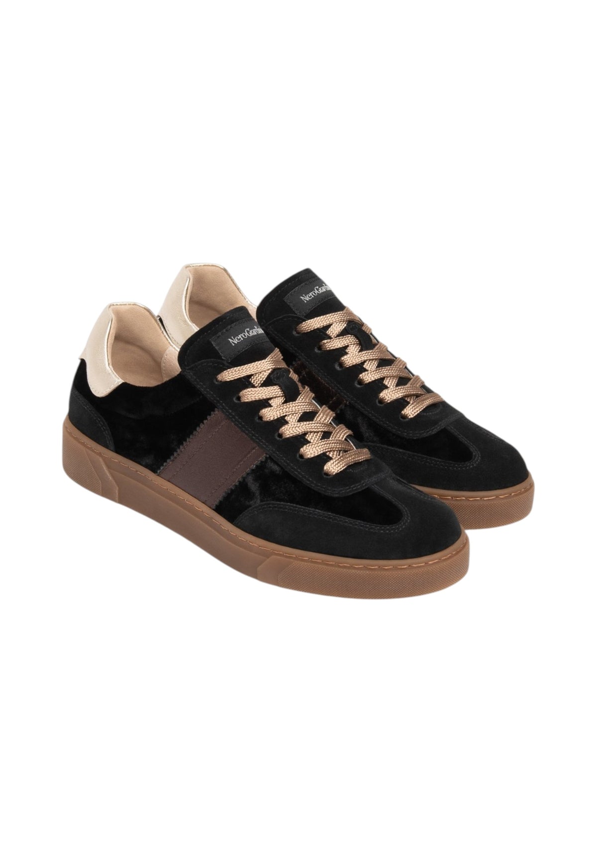 Sneakers Basse Donna Nero Giardini Tomaia in pelle, pelle scamosciata e tessuto, chiusura con lacci, pannelli laterali, suola color gomma, Made in Italy  I617425D