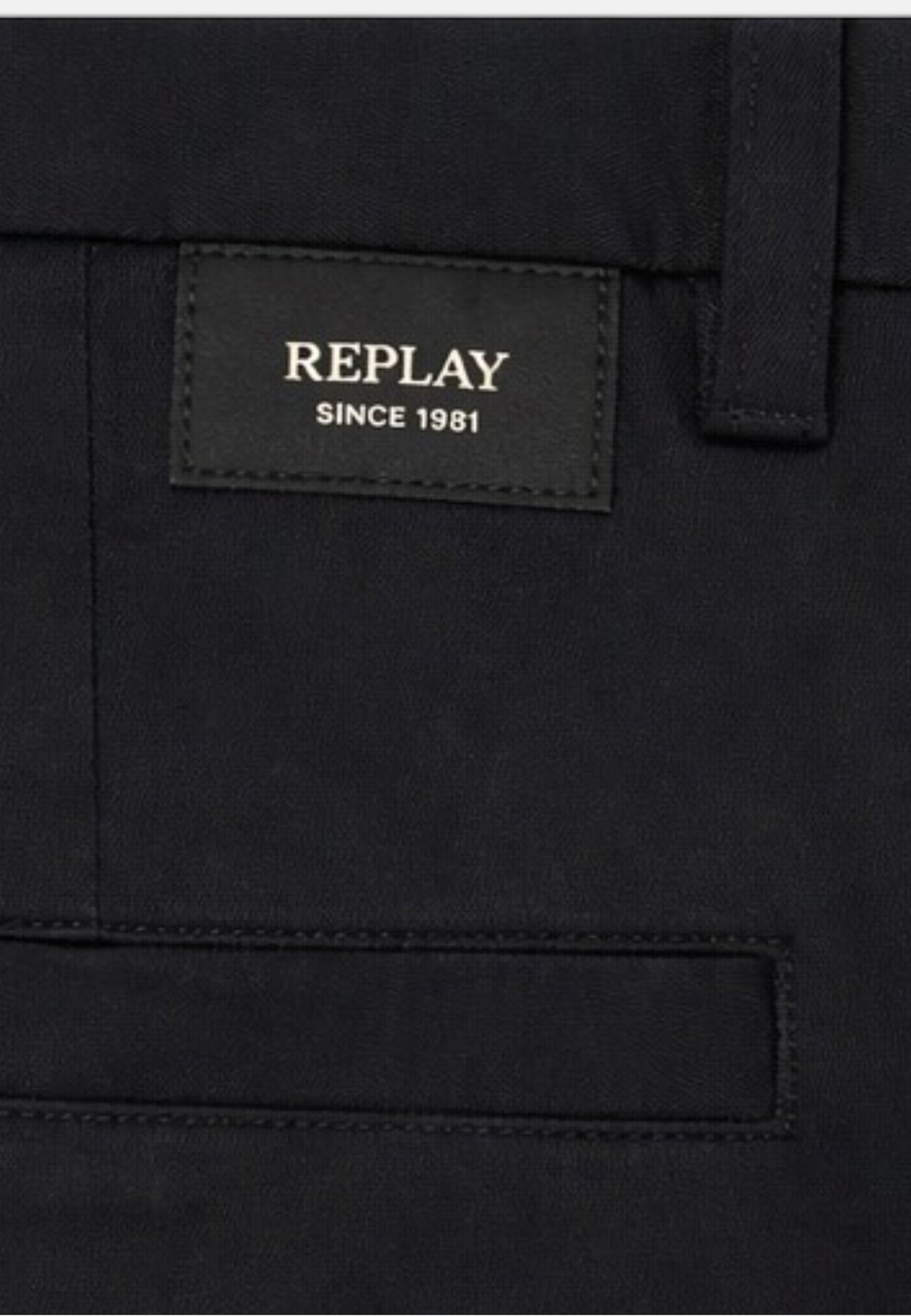 Pantaloni Regular Fit Uomo Replay In Tessuto Tecnico  M9041 .000.23963
