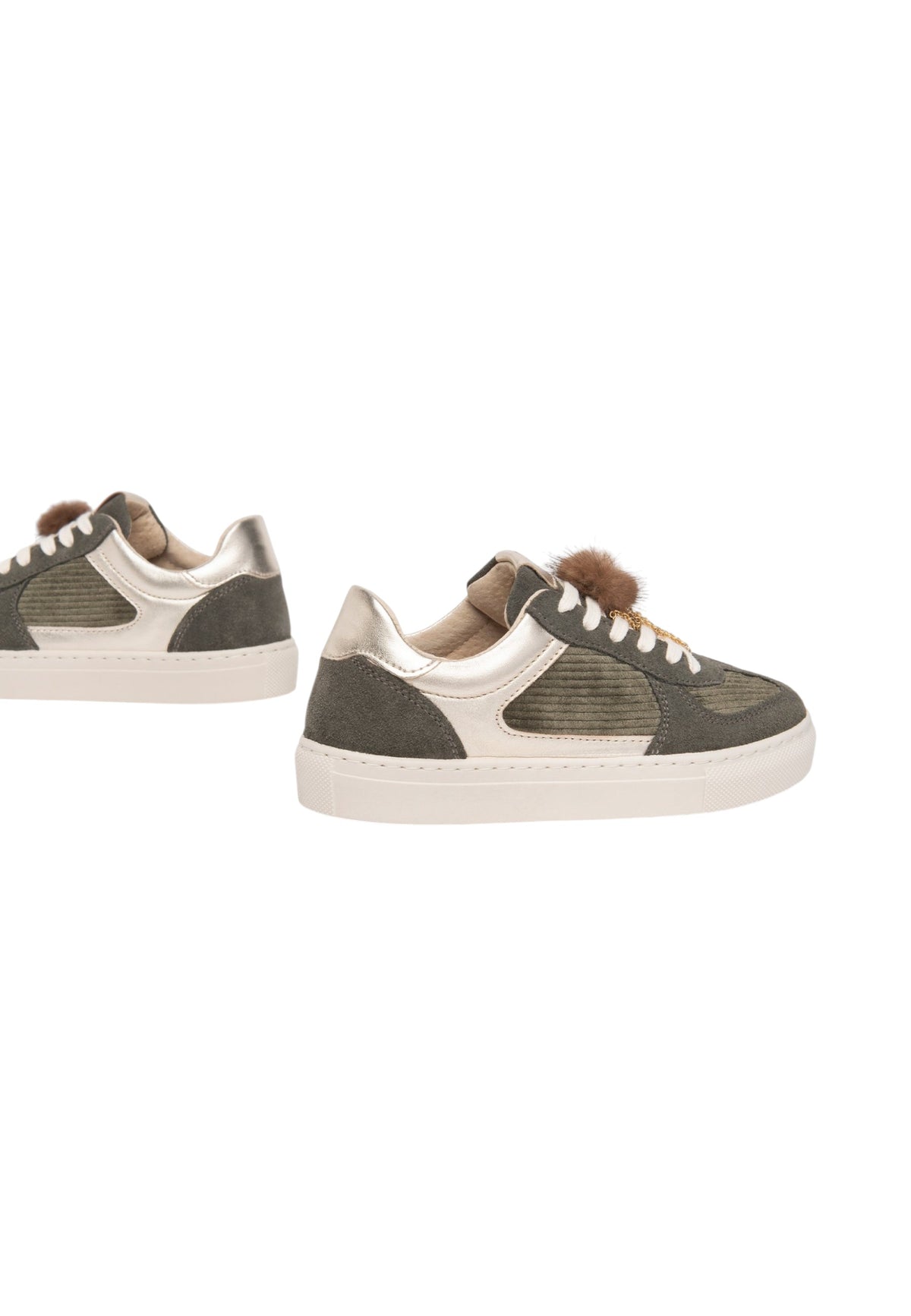 Sneakers Basse Donna Nero Giardini Tomaia in pelle scamosciata e tessuto, pannelli animalier, finiture metallizzate, pompon decorativo, suola in gomma, Made in Italy  I633722F