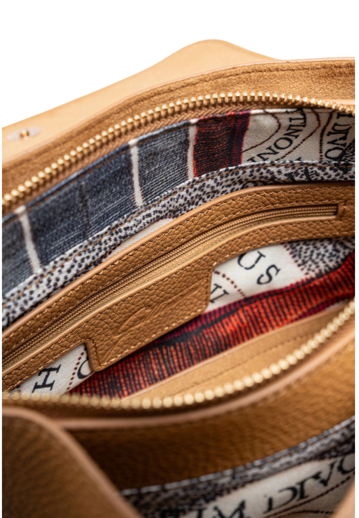 Borsa A Tracolla Donna Gattinoni Linea Hellen, Pelle con finiture in similpelle, Chiusura con patta Hellen BIGH48272WHN