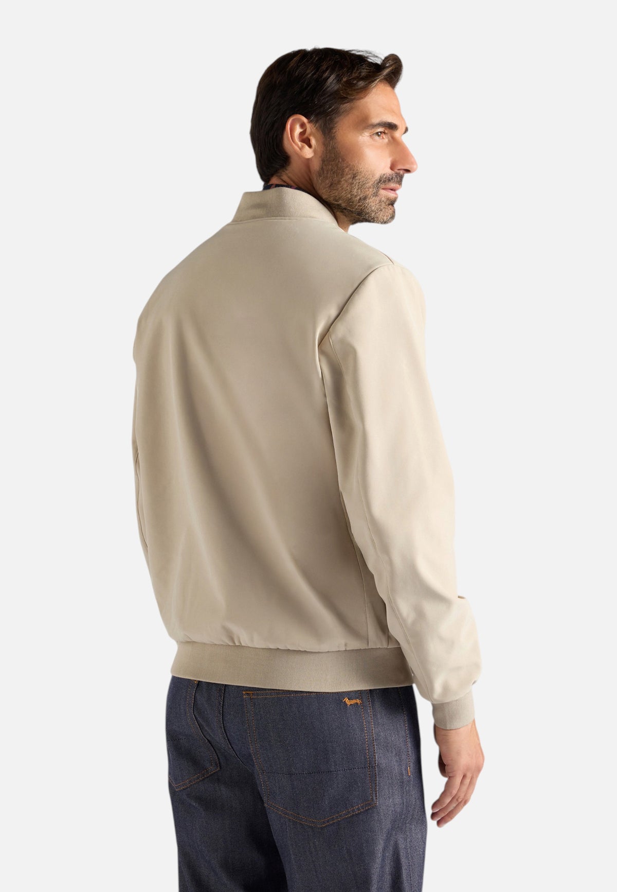 Giacca Bomber Uomo Harmont & Blaine Softshell doppio elasticizzato, Stile varsity, Fodera in poliestere, Chiusura frontale, Tasche laterali, Bordi elasticizzati, Regular Fit, Logo Harmont & Blaine  K0R3220406070
