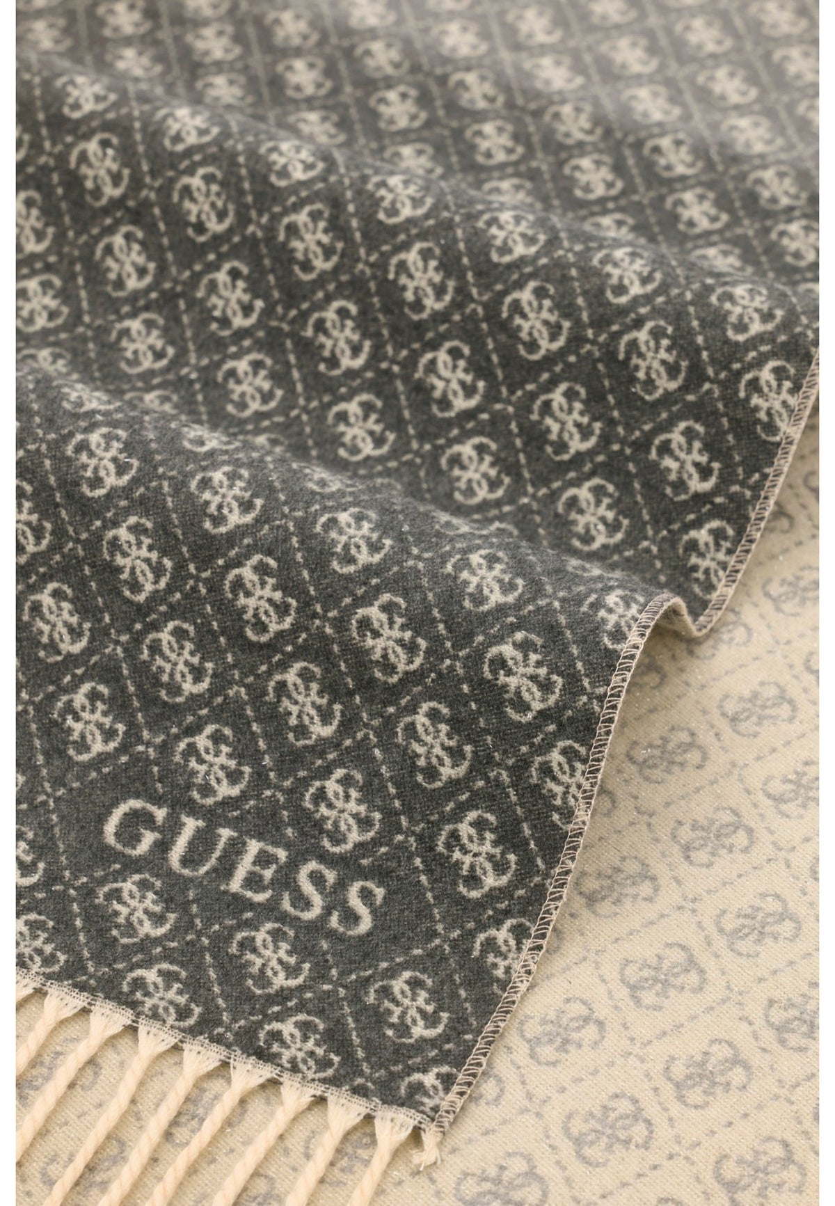 Sciarpa  Donna Guess 60 x 190 cm  AW5663VIS03