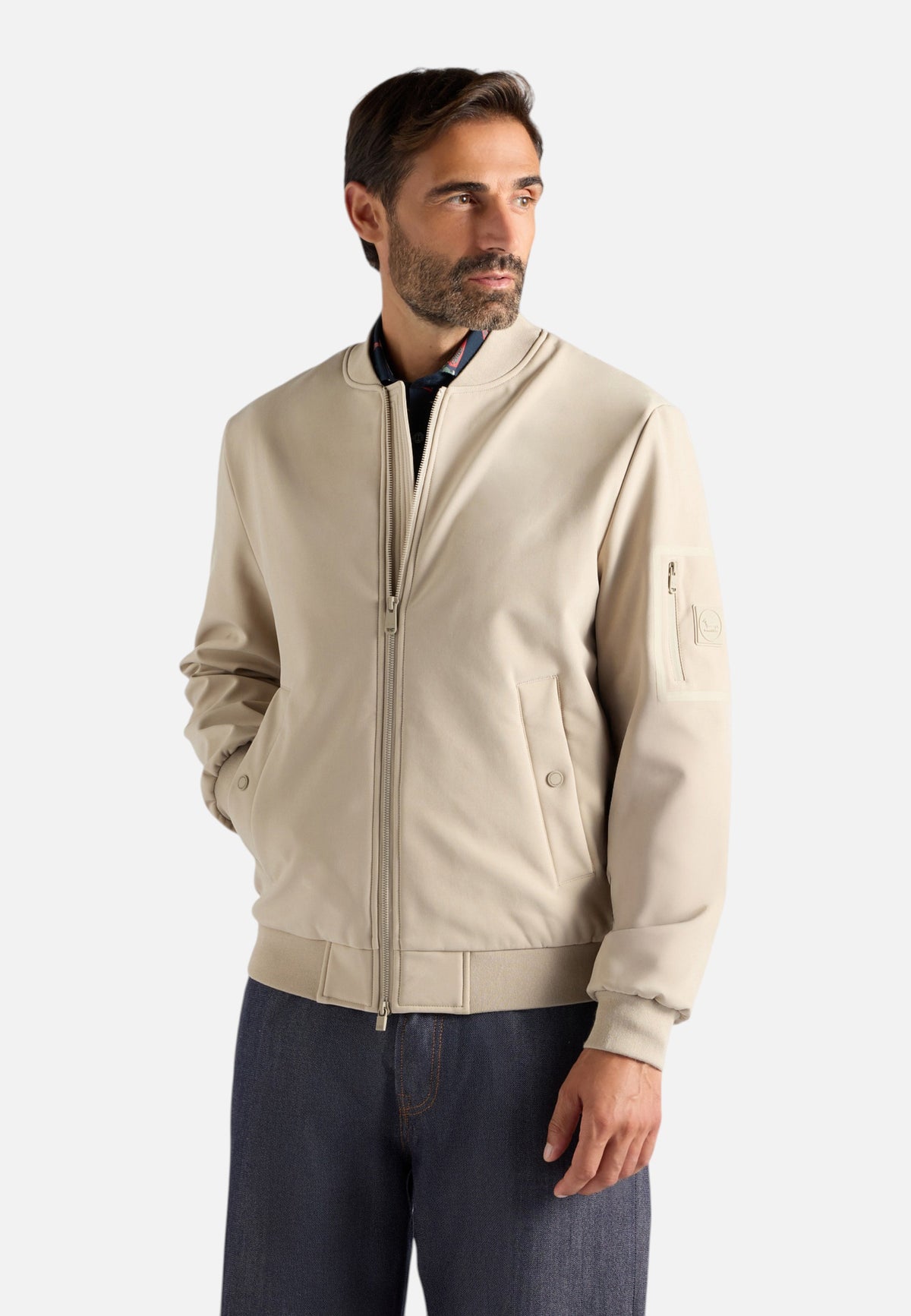Giacca Bomber Uomo Harmont & Blaine Softshell doppio elasticizzato, Stile varsity, Fodera in poliestere, Chiusura frontale, Tasche laterali, Bordi elasticizzati, Regular Fit, Logo Harmont & Blaine  K0R3220406070