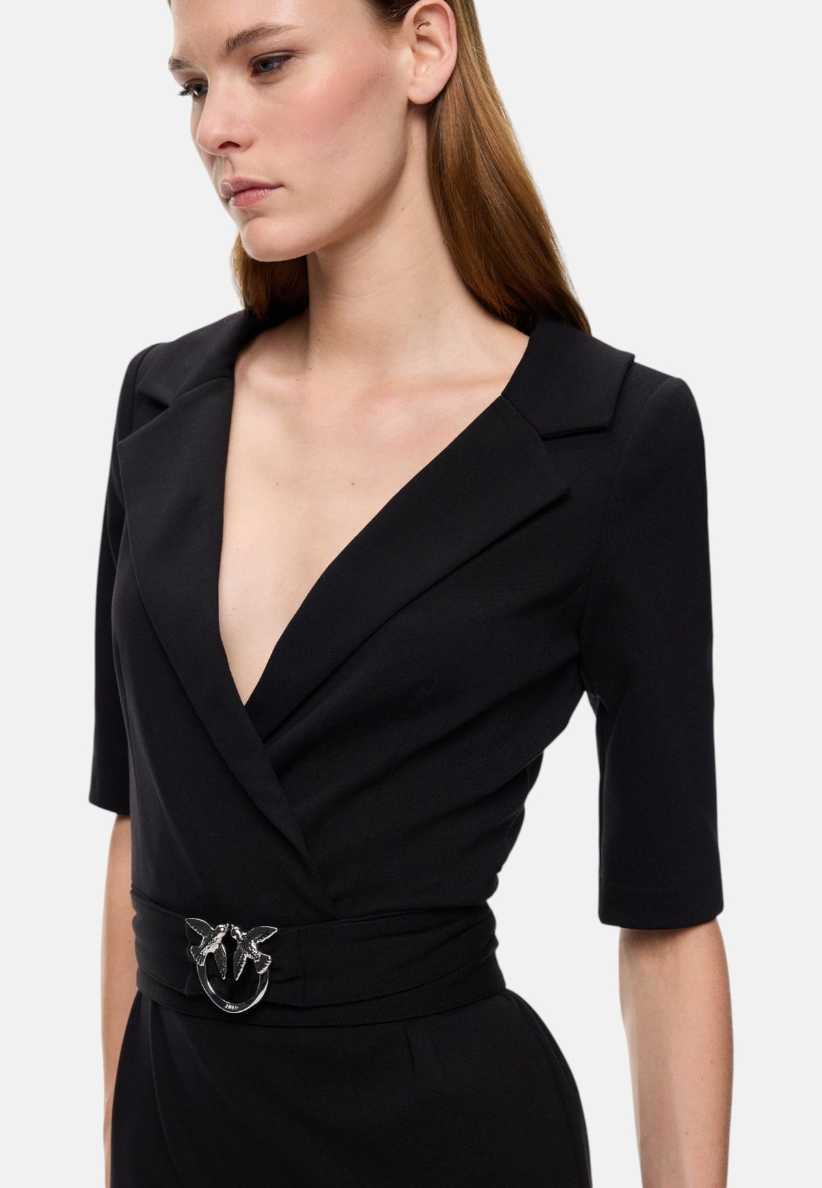 Vestito Midi Donna Pinko Lunghezza midi, silhouette a tubino, scollo a V con revers, maniche al gomito, cintura coordinata con fibbia Love Birds, spacco posteriore, chiusura con zip invisibile Arnebia 107475A3AH