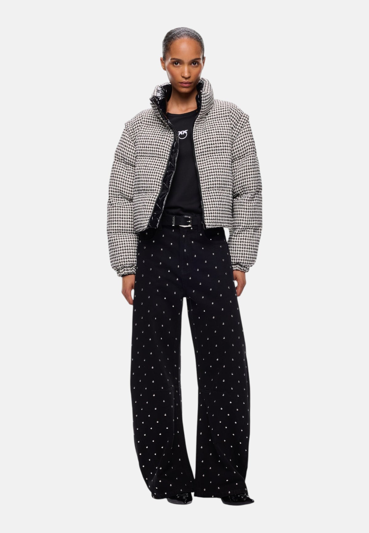Piumino Corto Donna Pinko Tweed a quadri, maniche staccabili con zip, trasformabile in gilet, collo alto, tasche laterali con zip, polsini elasticizzati, imbottitura sintetica, coulisse al fondo Daboecia 107185A3G5