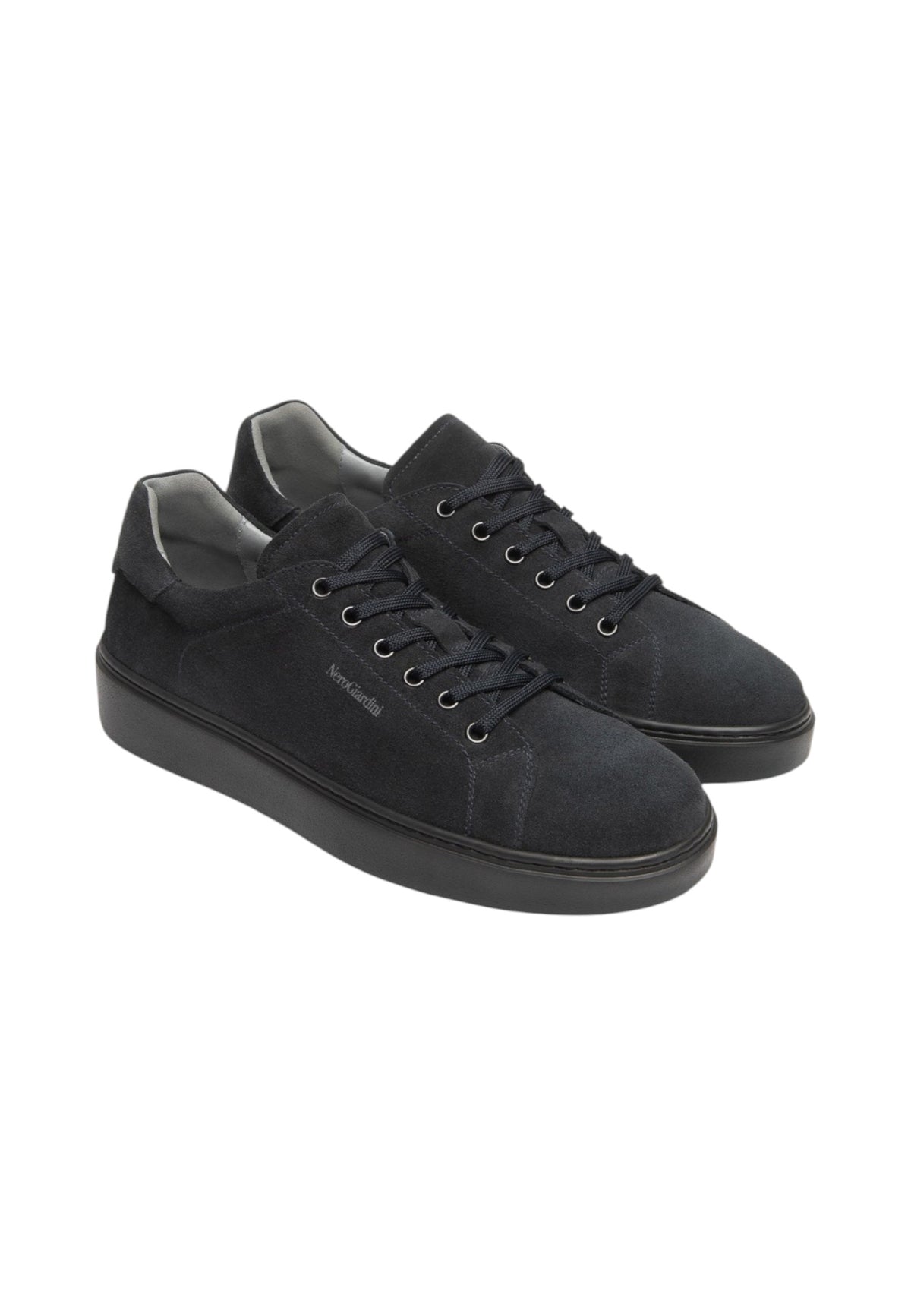 Sneakers Basse Uomo Nero Giardini Tomaia in pelle, chiusura con lacci, punta tonda, suola a cassetta in gomma, logo laterale, Made in Italy  I601382U