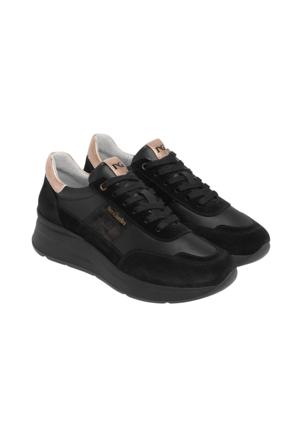 Sneakers Basse Donna Nero Giardini Tomaia in pelle e tessuto, chiusura con lacci, pannelli sovrapposti, fondo rialzato, suola in gomma, Made in Italy  I617330D