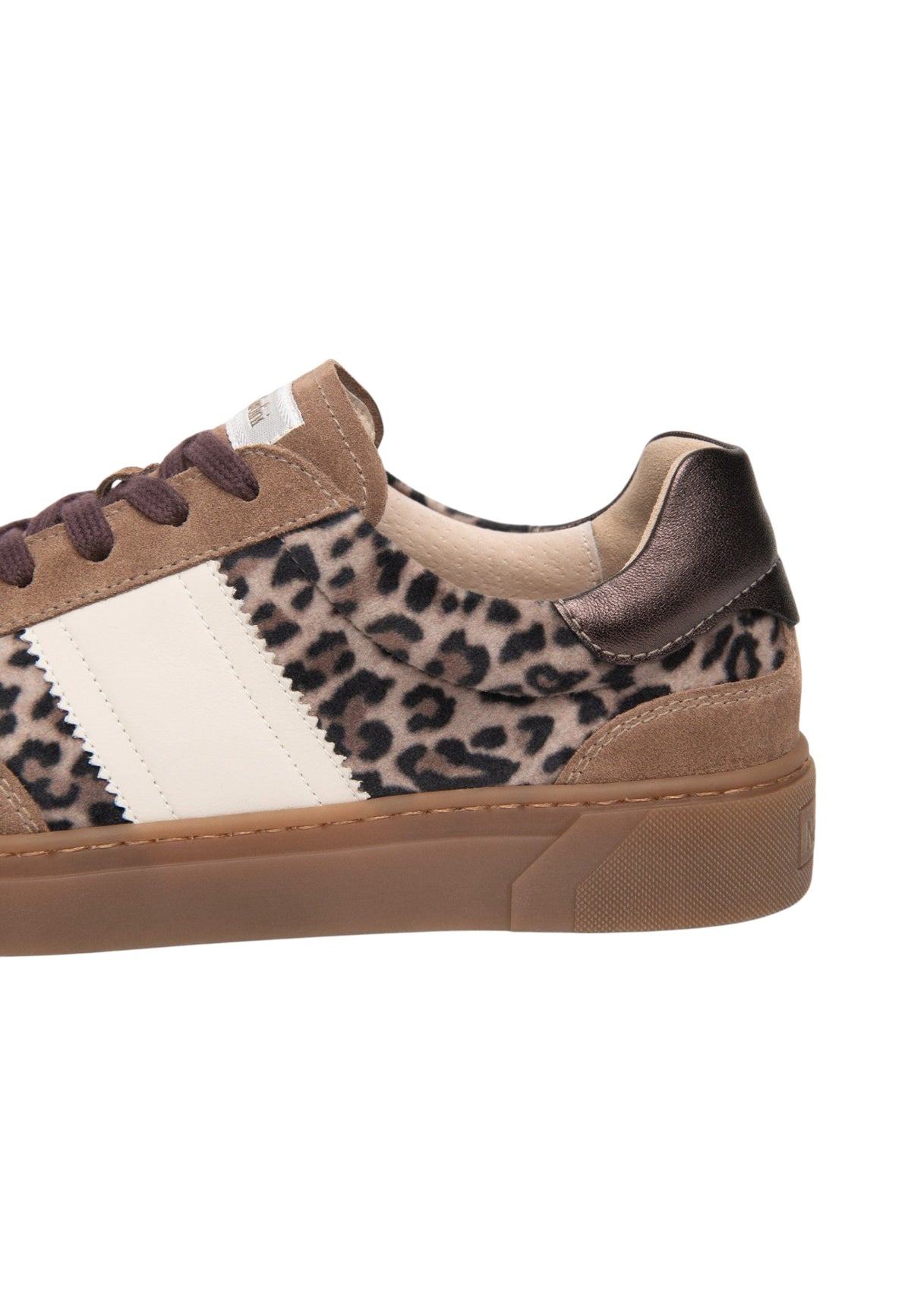 Sneakers Basse Donna Nero Giardini Tomaia in pelle, pelle scamosciata e tessuto, inserti animalier, chiusura con lacci, suola color gomma, Made in Italy  I617426D