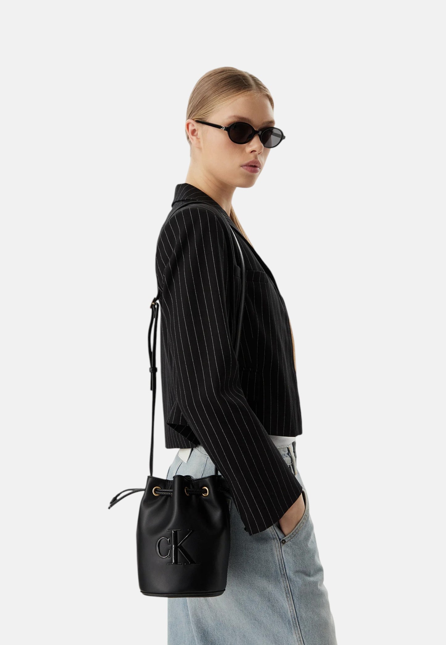 Borsa A Tracolla Donna Calvin klein Small Bucket Bag Bold Ck LV04F3640G