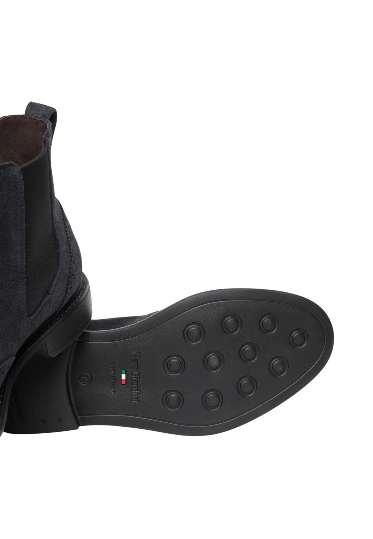 Stivaletti Chelsea Uomo Nero Giardini Tomaia in pelle, inserti elastici laterali, tirante posteriore, punta tonda, tacco basso, Made in Italy  I601242U