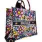 Borsa A Mano Donna Braccialini Tote, Doppio con tracolla removibile e regolabile, Con pochette interna removibile, Stampa graffiti ispirata alla street art, Dimensioni: 41.5 x 18 x 34 Cm Queen B19280TY