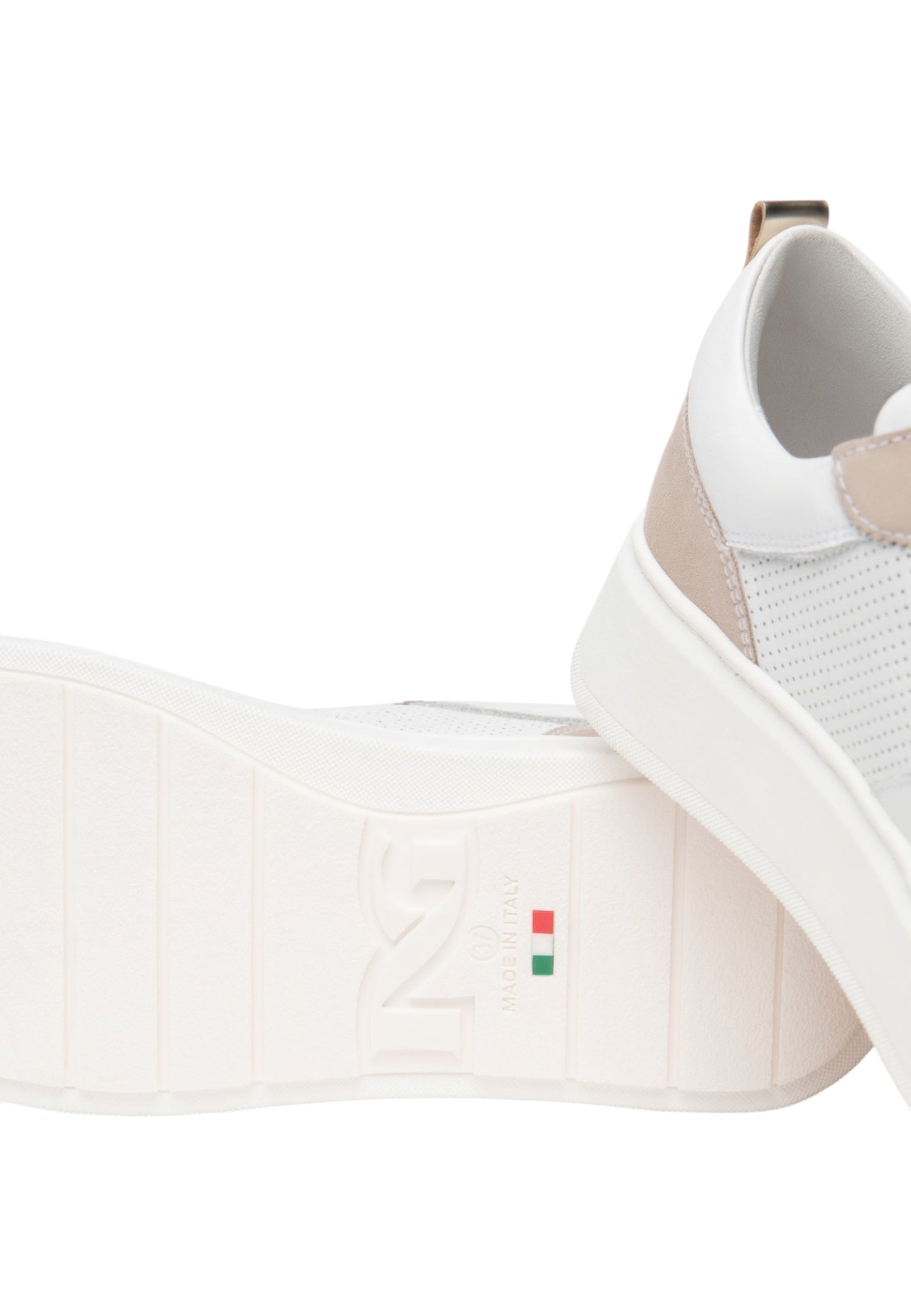 Sneakers Basse Donna Nero Giardini In Pelle Con Inserti Laterali Traforati  E615275D