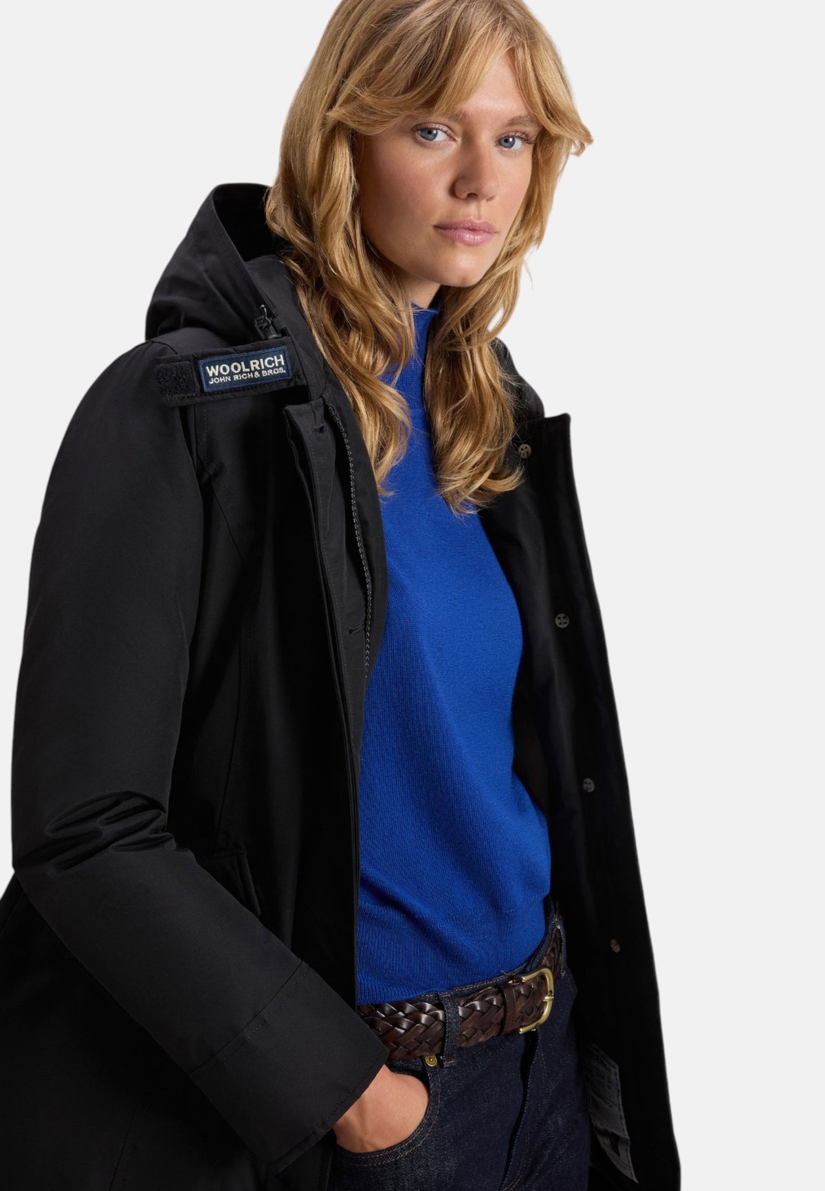 Parka Invernale Donna Woolrich Regular Fit, Imbottito In Piuma, Tessuto Idrorepellente, Resistente Al Vento, Cappuccio Con Bordo Removibile, Chiusura Con Zip E Bottoni, Tasche Con Patta, Polsini A Coste Arctic Raccoon CFWWOU0538FBUT0001