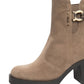 Stivaletti Con Tacco Donna Nero Giardini Tomaia in pelle e pelle scamosciata, gambale alto, morsetto decorativo, chiusura laterale con zip, tacco largo, Made in Italy  I617930D