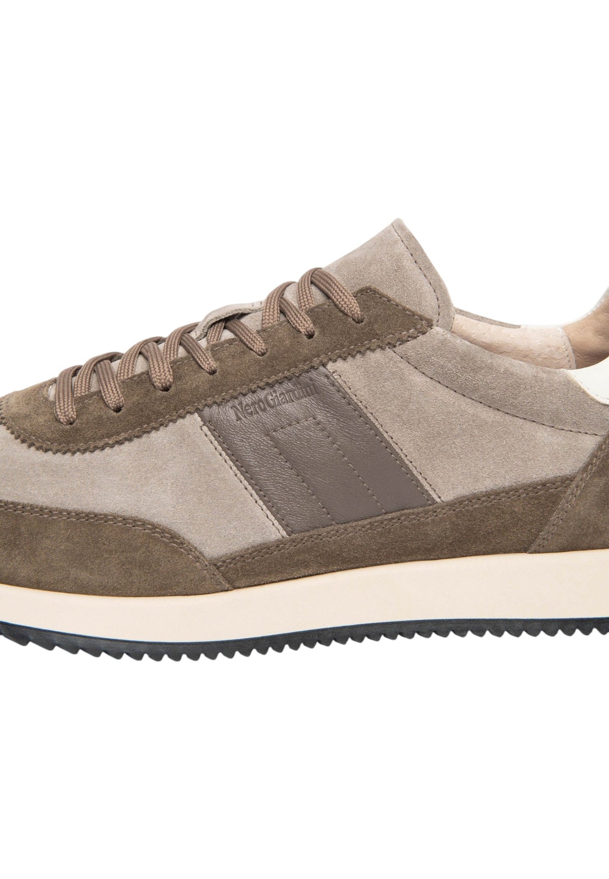 Sneakers Basse Uomo Nero Giardini Tomaia in pelle e pelle scamosciata, chiusura con lacci, pannelli sovrapposti, punta tonda, suola in gomma, Made in Italy  I601320U