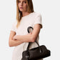 Borsa A Spalla Donna Calvin klein Ecopelle Liscia, Doppi Manici Lunghi, Chiusura Superiore Con Zip, Charm Con Emblem Logo, Logo Calvin Klein Laminato, Interno Foderato, Dimensioni 30 � 14 � 10,9 Cm Emblem Trio LV04F3369G