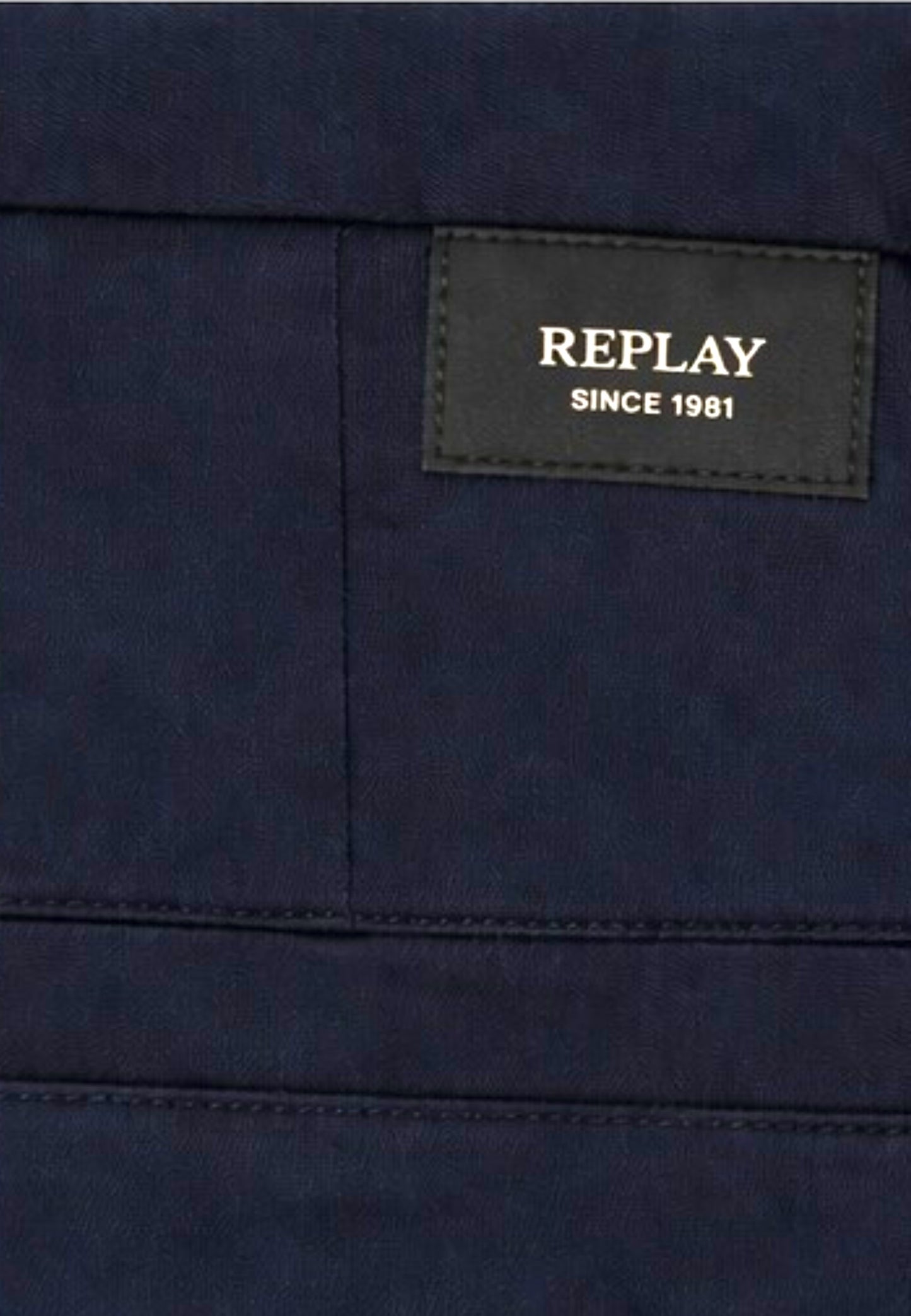 Pantaloni Regular Fit Uomo Replay In Tessuto Tecnico  M9041 .000.23963