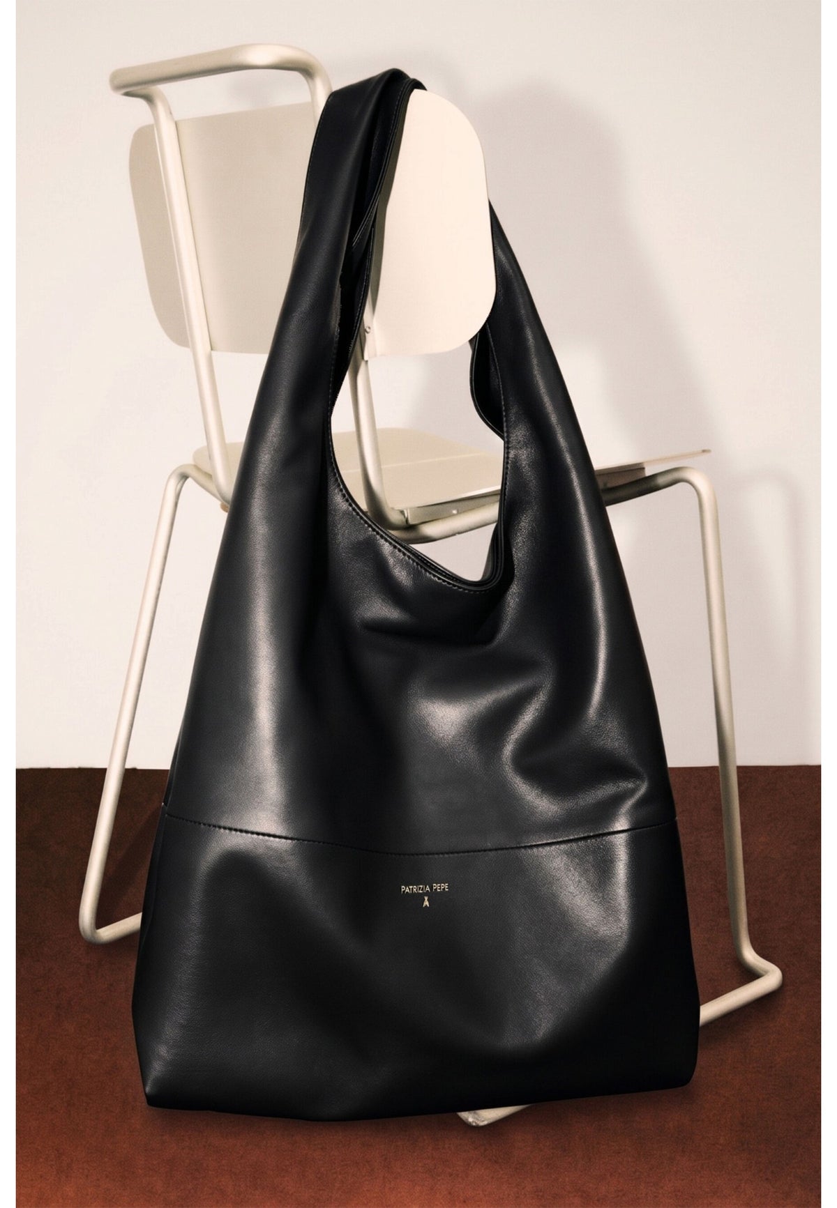 Borsa A Spalla Donna Patrizia Pepe Shopper, Pelle di agnello, Struttura morbida, Capienza formato A4, Manico ampio integrato, Linea minimalista  2B0020L0016