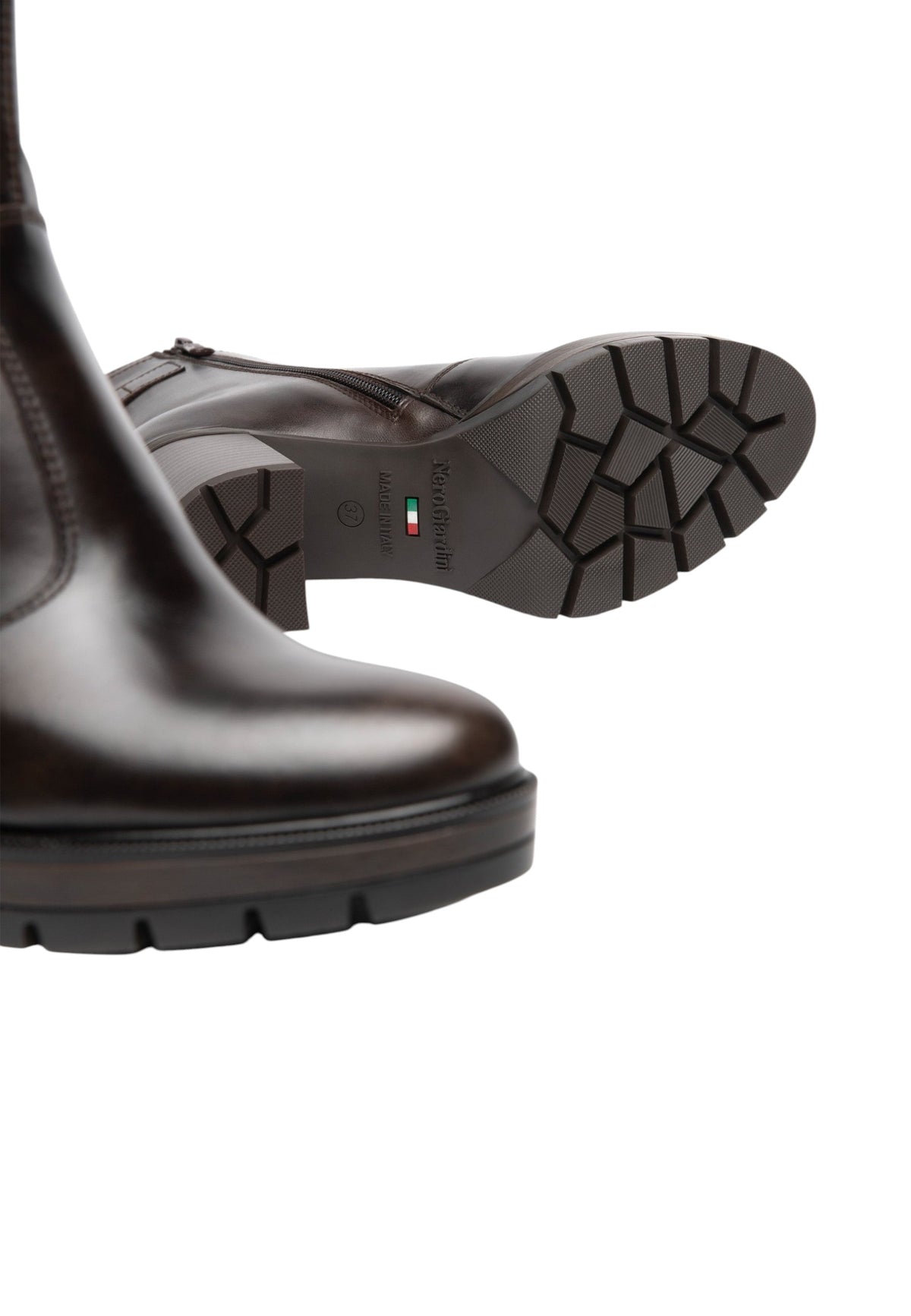 Stivaletti Con Tacco Donna Nero Giardini Tomaia in pelle, cinturino decorativo con fibbia, chiusura laterale con zip, tacco largo, suola carrarmato, Made in Italy  I618043D