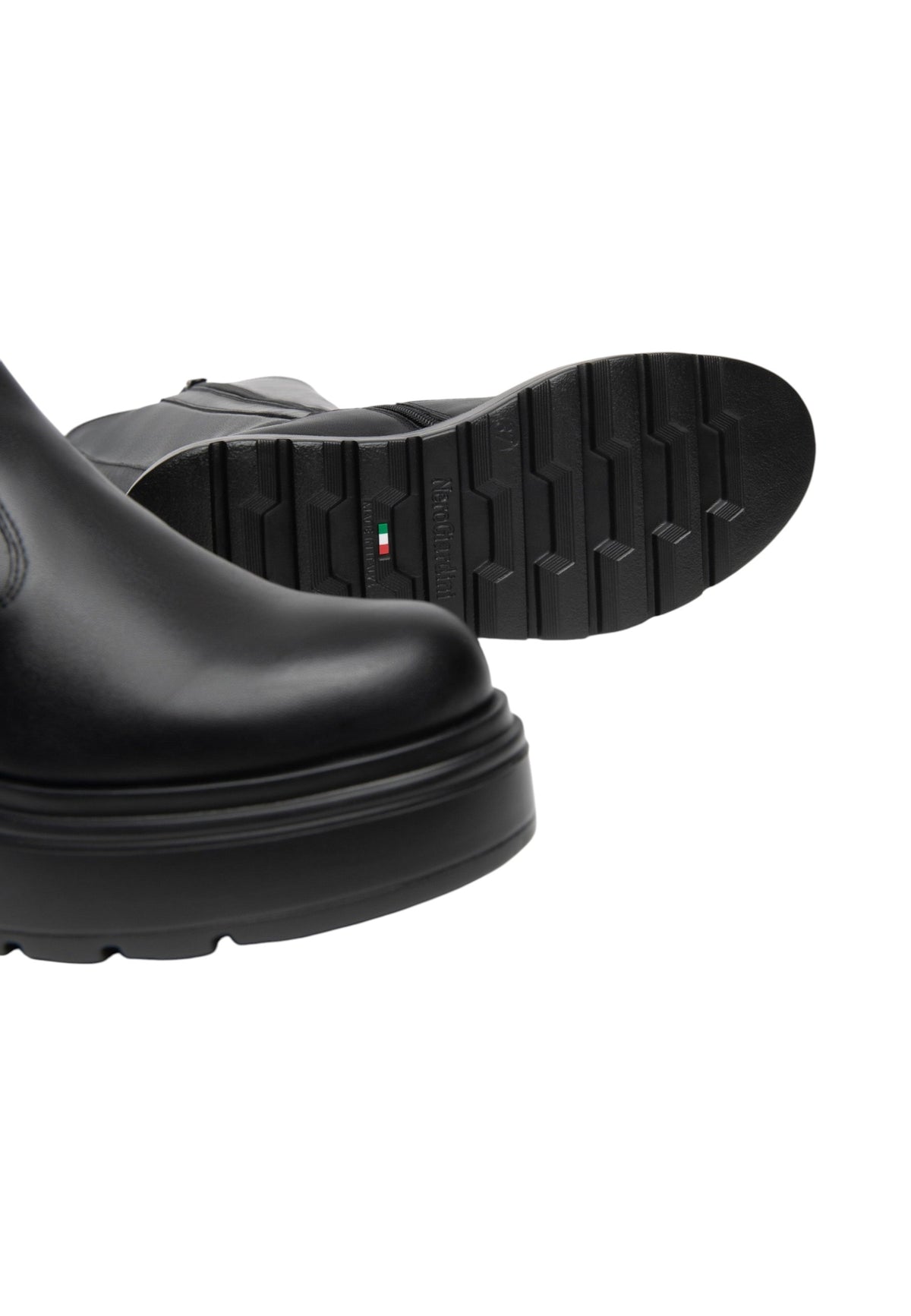 Stivali  Donna Nero Giardini Tomaia in pelle, gambale morbido, chiusura laterale con zip, punta tonda, suola platform, Made in Italy  I618113D