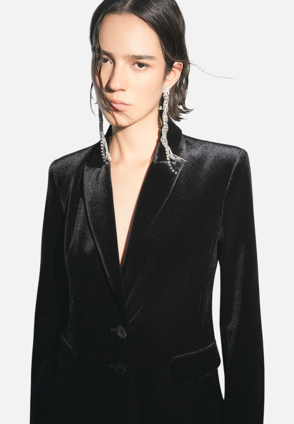 Giacca Blazer Donna Patrizia Pepe Velluto stretch, Vestibilit� regular, Linea sartoriale, Revers a lancia, Chiusura monopetto con due bottoni, Tasche frontali con patta, Dettaglio Fly, Made in Italy  2S0020J0085