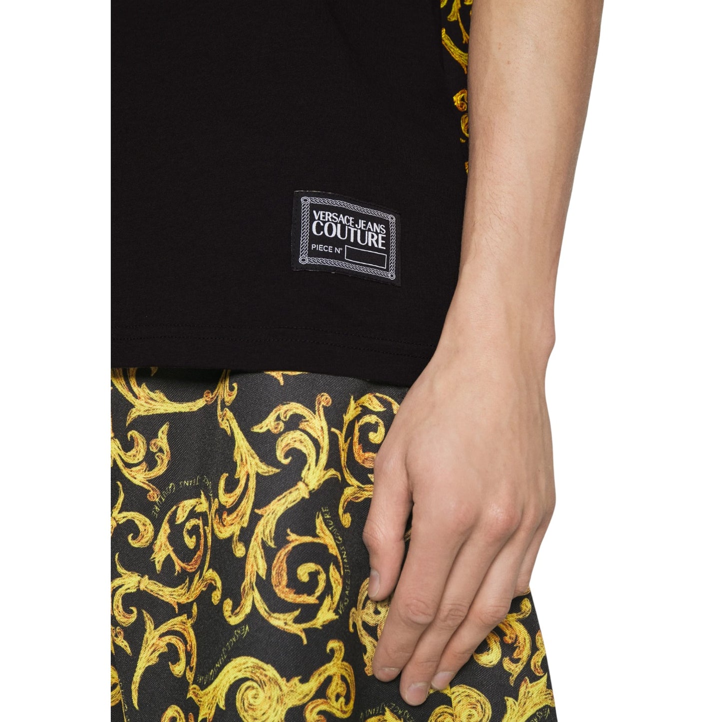74GAH616JS170 - T-shirt - Versace Jeans Couture